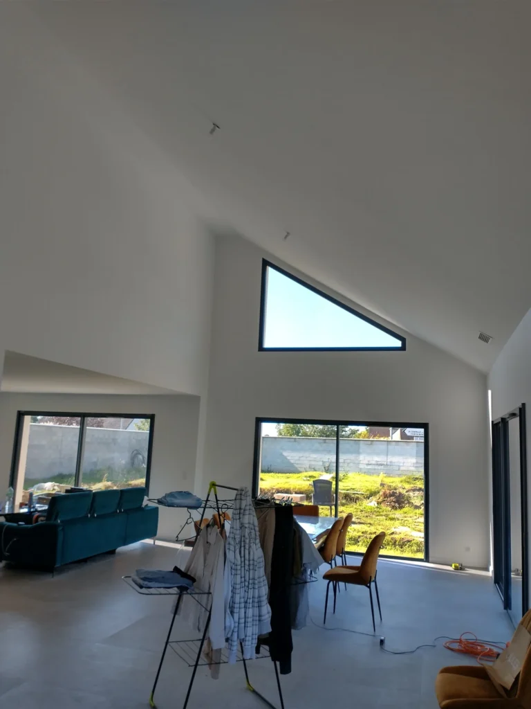 Chantier propre après travaux de peinture intérieure