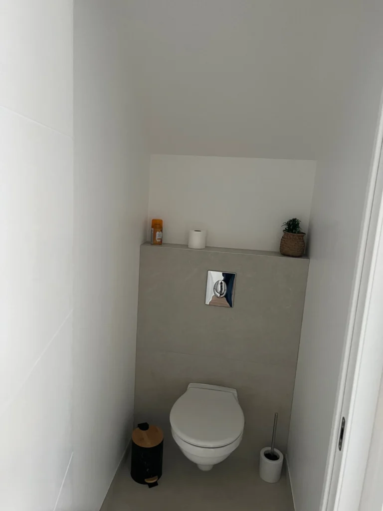 Après travaux de peinture avec intérieur modernisé