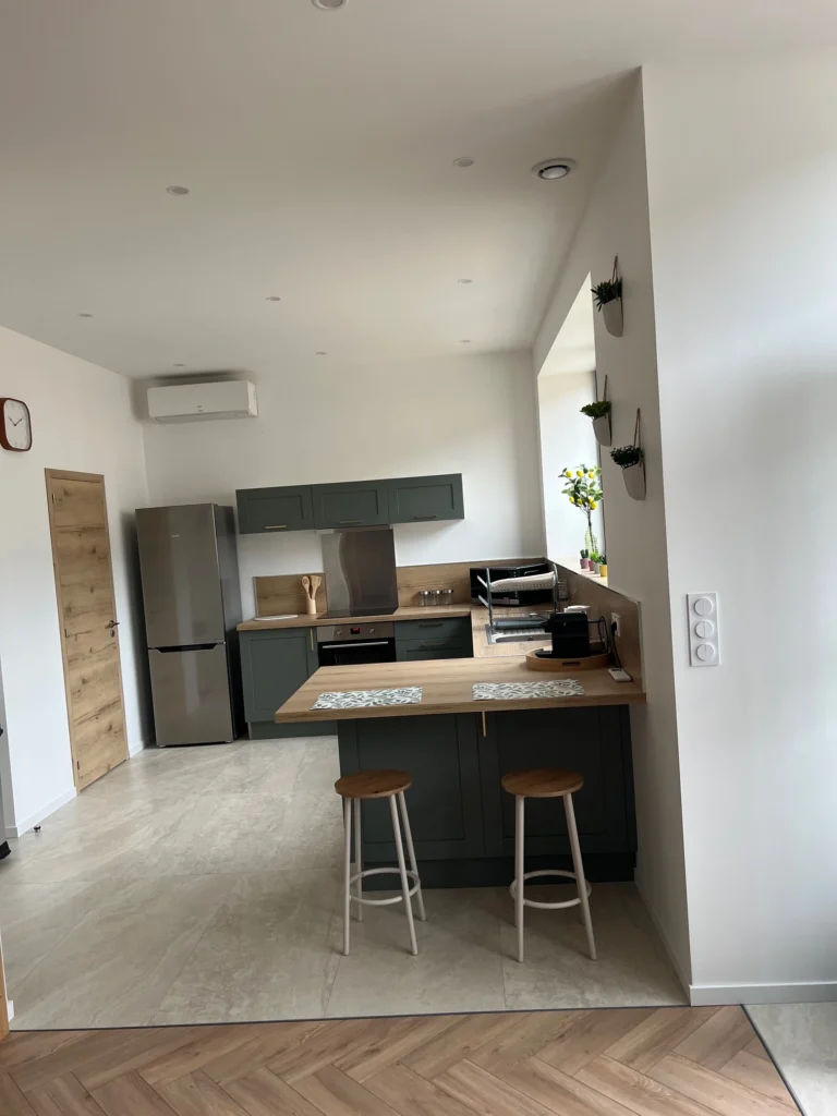 Intérieur remis au propre après travaux de peinture