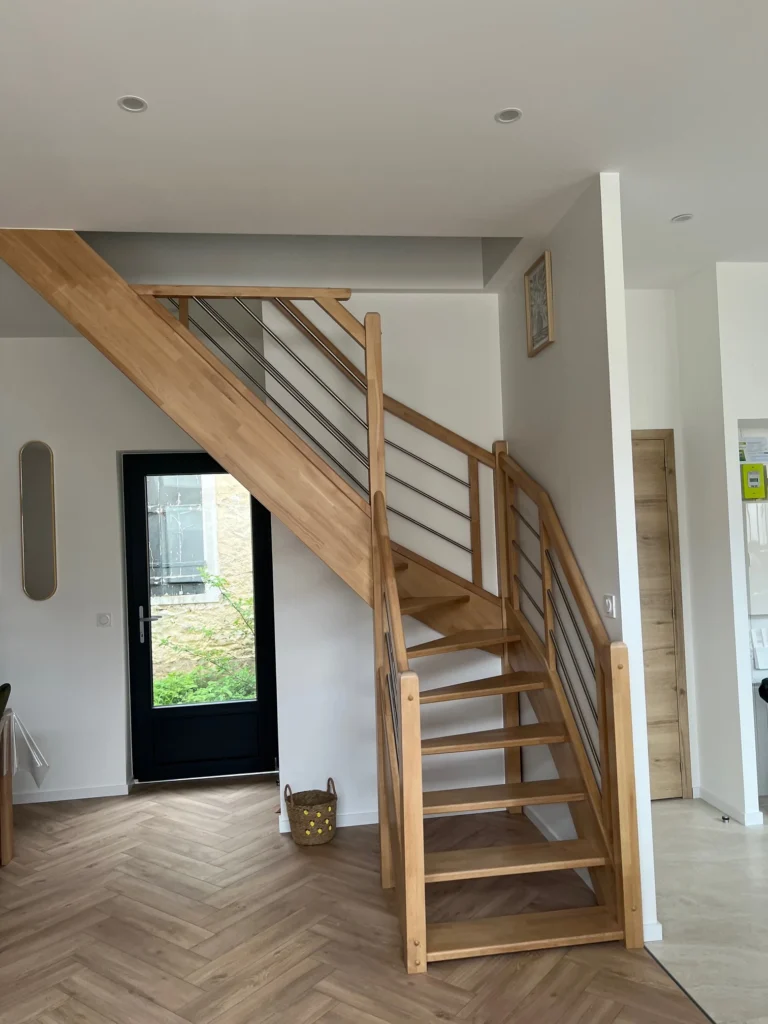 Travaux de peinture dans une entrée de maison
